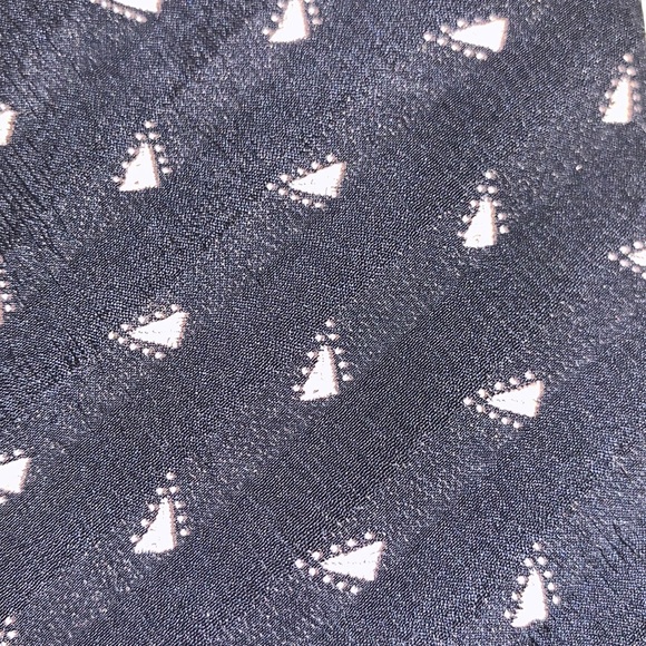 Giorgio Armani Navy with Light Pink Accents Neck Tie Hand Made in Italy - Picture 3 of 7